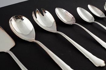 85 pieces of "Chippendale" of table ware in silver and EPNS, by GAB. Silver weight 1048 g incl steel blades.