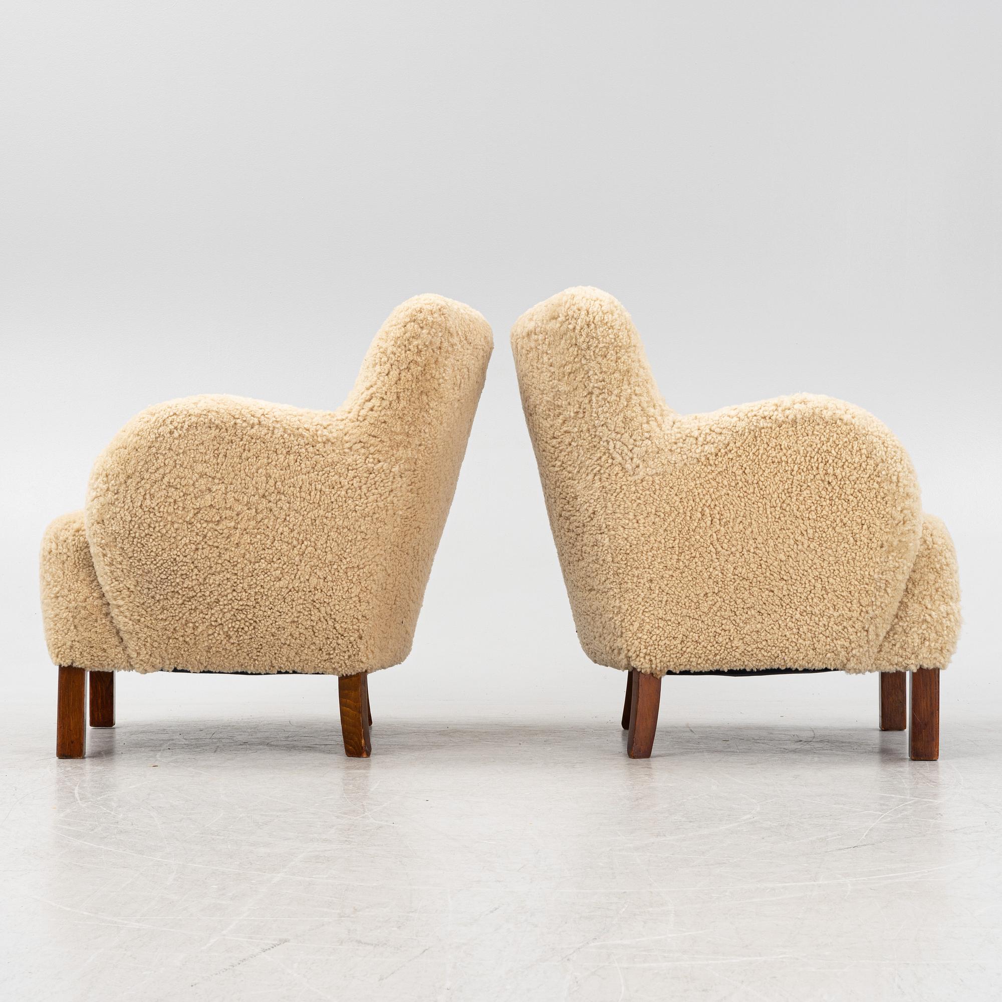 A pair of Danish Modern armchairs, 1940's/50's.