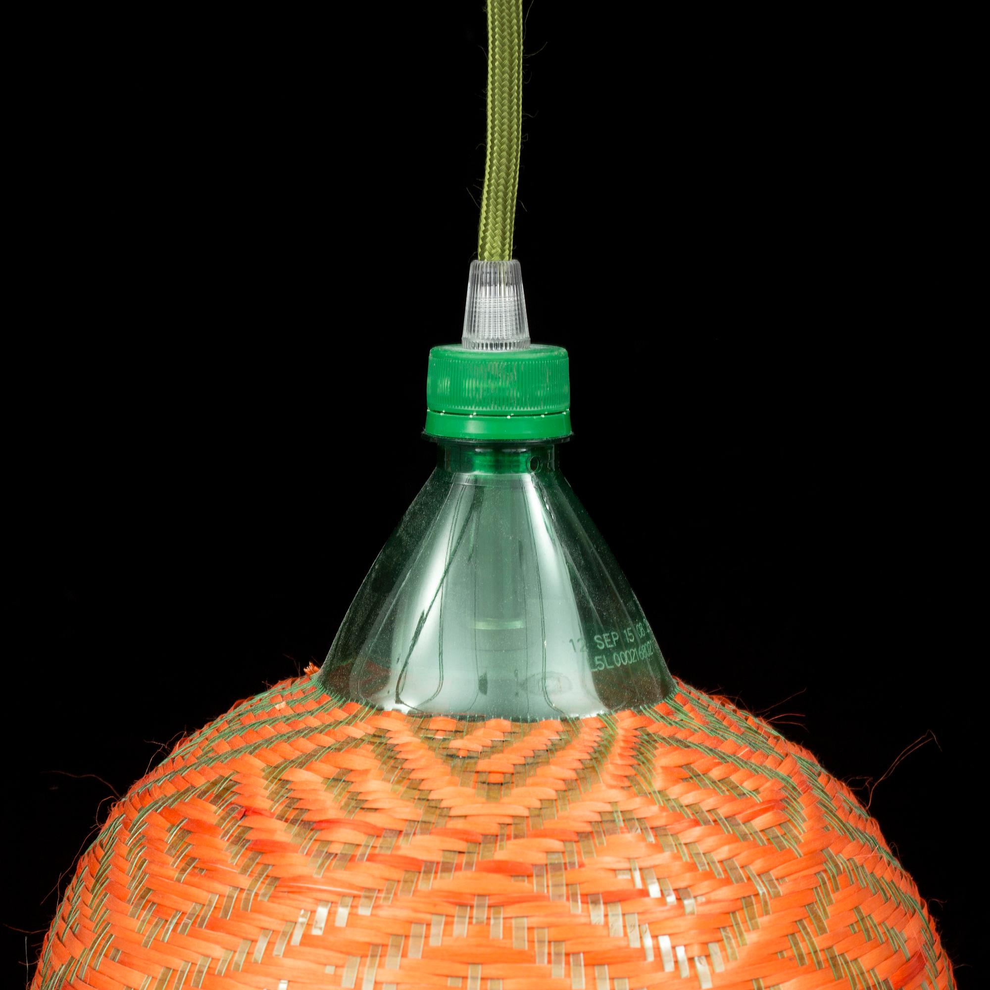 TAKLMPOR, sex stycken, "Petlamps", Colombia, 2012.