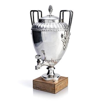 285. A Swedish early 19th century silver hot-water urn, mark of Adolf Zethelius, Stockholm 1814.