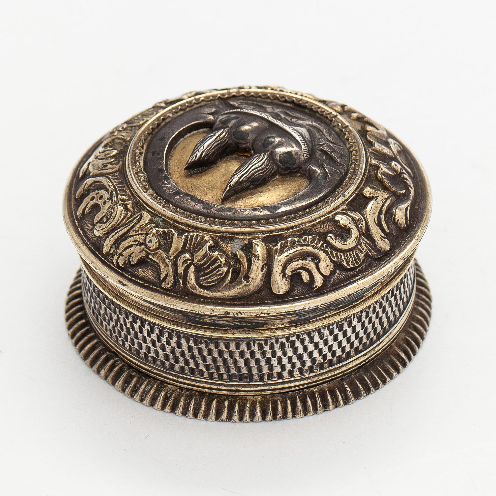 Silver case with concealed compartment, engraved 1776.