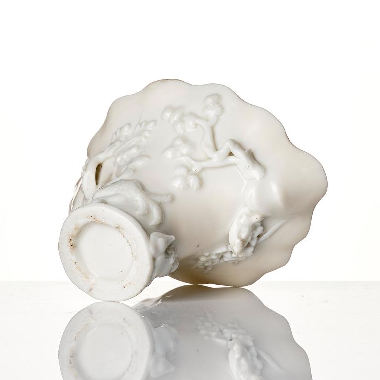 Vinofferbägare, blanc de chine. Qingdynastin, Kangxi (1662-1722).
