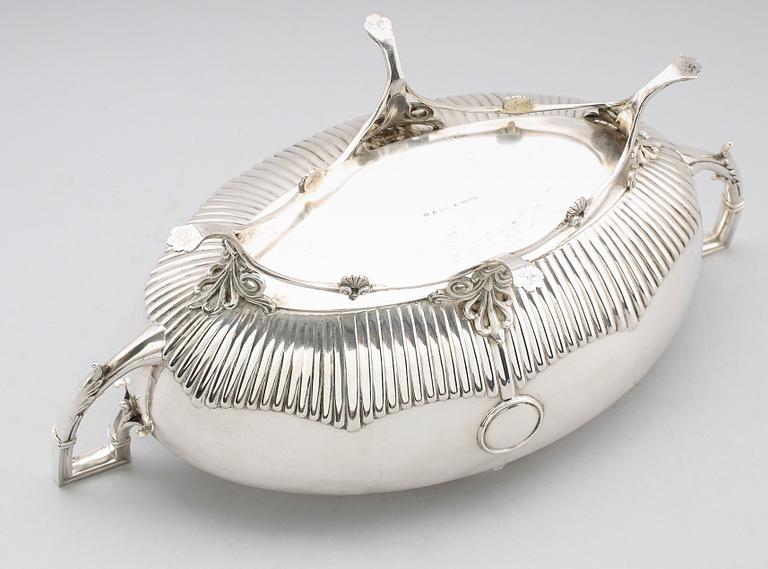 JARDINJÄR, silver, Gustaf Möllenborg, Stockholm 1898. Vikt ca 1463 gram.