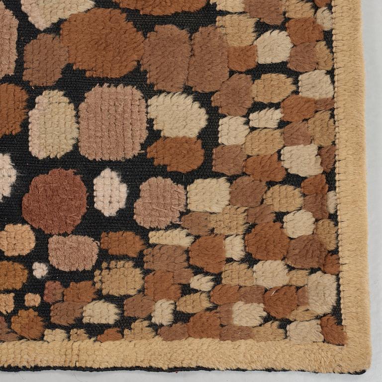 CARPET. Knotted pile. 265 x 158,5 cm. Sweden/Finland around 1950.