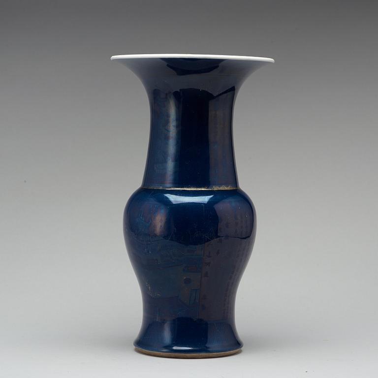 VAS, porslin. Qingdynastin, 1700-tal.