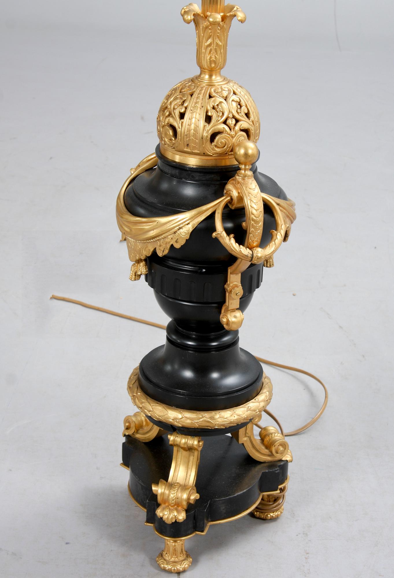 GOLVLAMPA, empirestil, 1900-talets andra hälft.