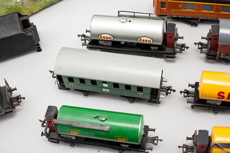 A model train set with accessories, partly Fleischmann, second half of the 20th century.
