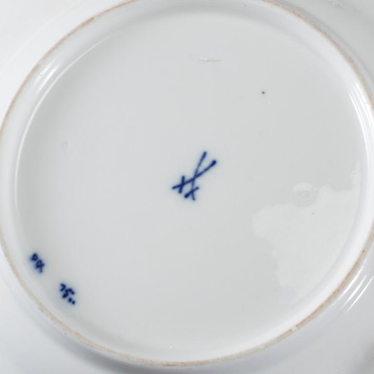 SERVISDELAR, 4 st, porslin, "Lökmönstret", Meissen, Tyskland, 1900-tal.
