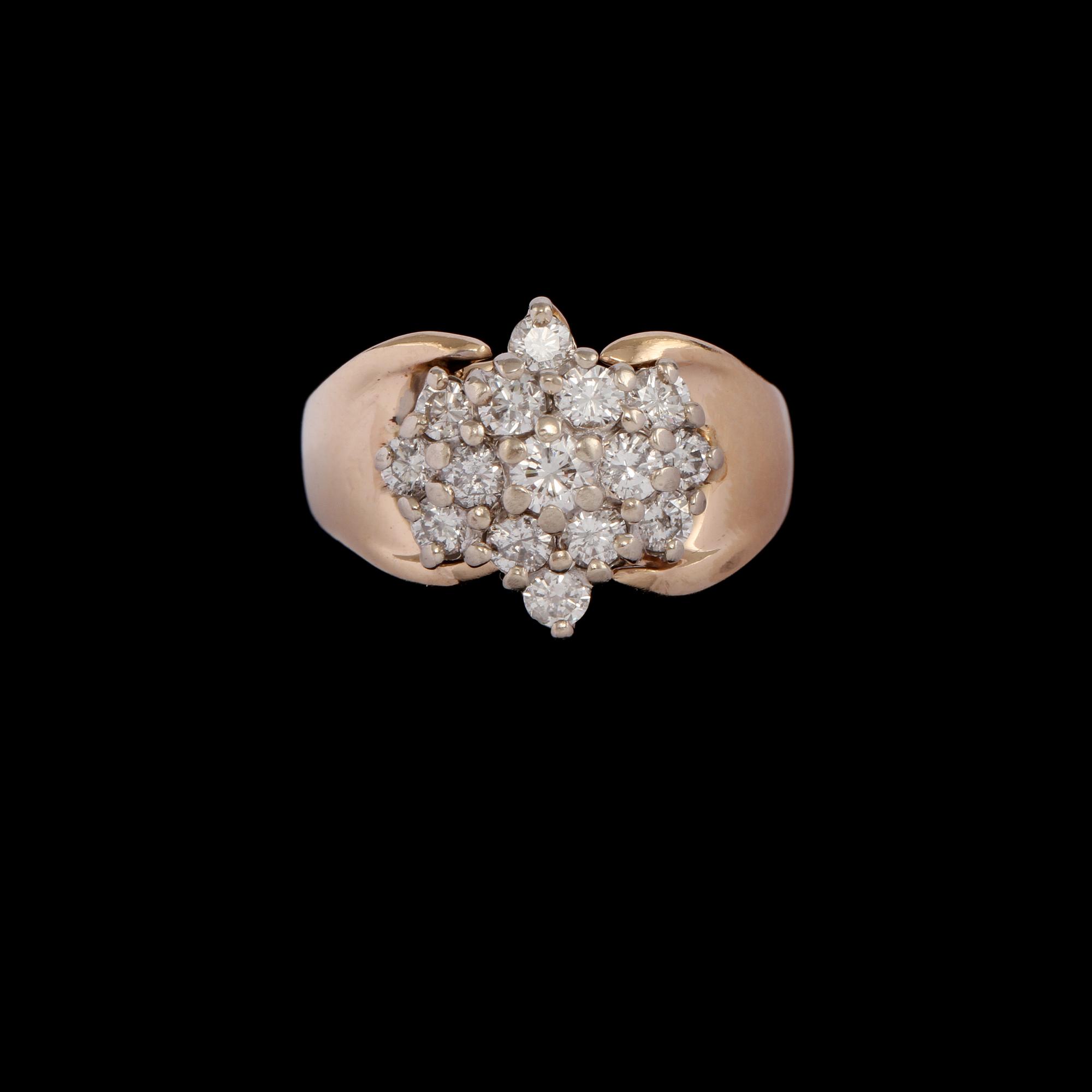 RING, 14k guld med 15 briljantslipade diamanter, totalt ca 0.78 ct, utländska stämplar. Vikt 5 g.