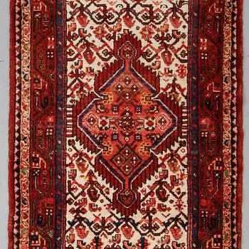 MATTA, Hamadan, ca 320 x 81 cm.