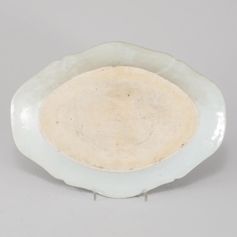 UPPLÄGGNINGSFAT, porslin, Kina, 1700-tal.