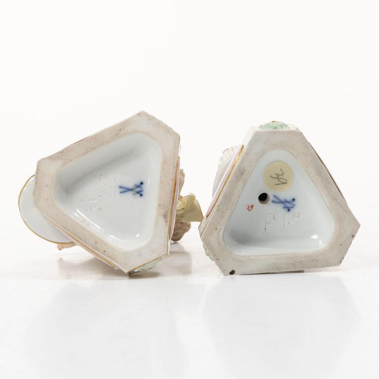 Meissen, A pair of porcelain figures, "Je les punis" and "Je les unis", from the "Devisenkinder"-series, around 1900.