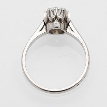 18K white gold solitaire ring with a diamond, France, 20th century.
