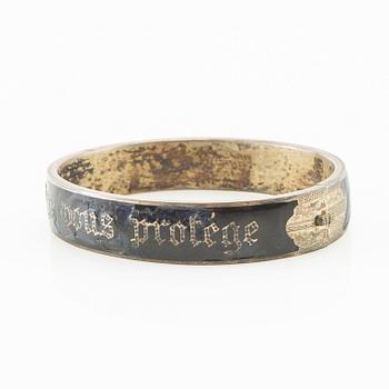 Armband silver och emalj "Dieu Vous Protége", 1800-talets senare hälft.