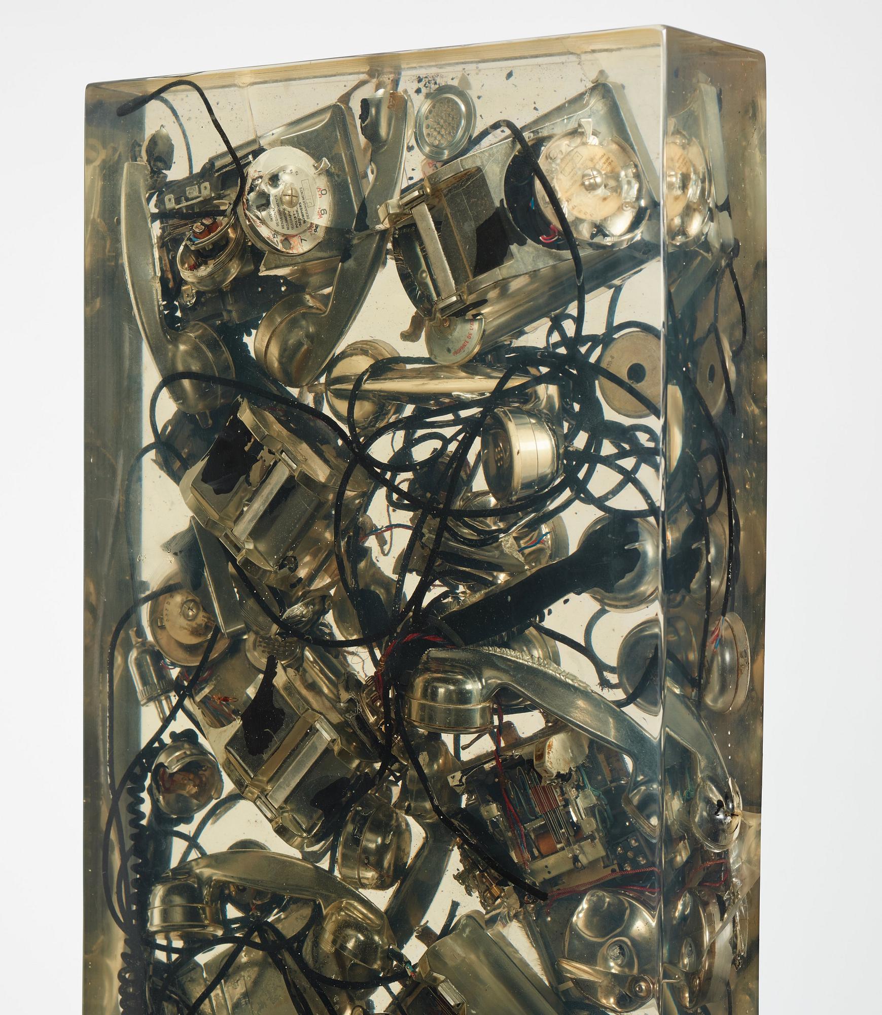 Arman (Armand Pierre Fernandez), "Long distance".