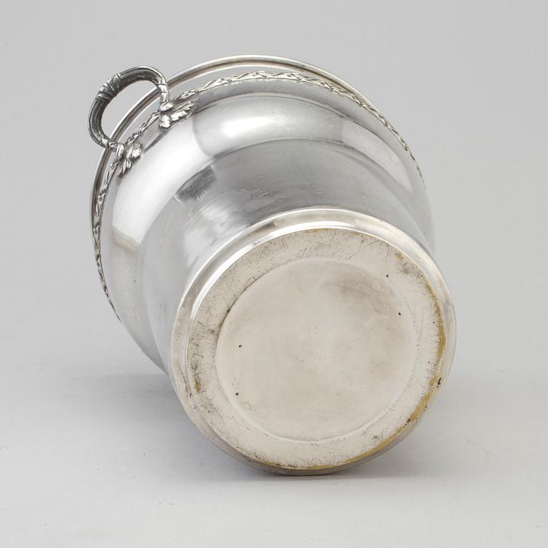 A mid 20th century plate champagne cooler.