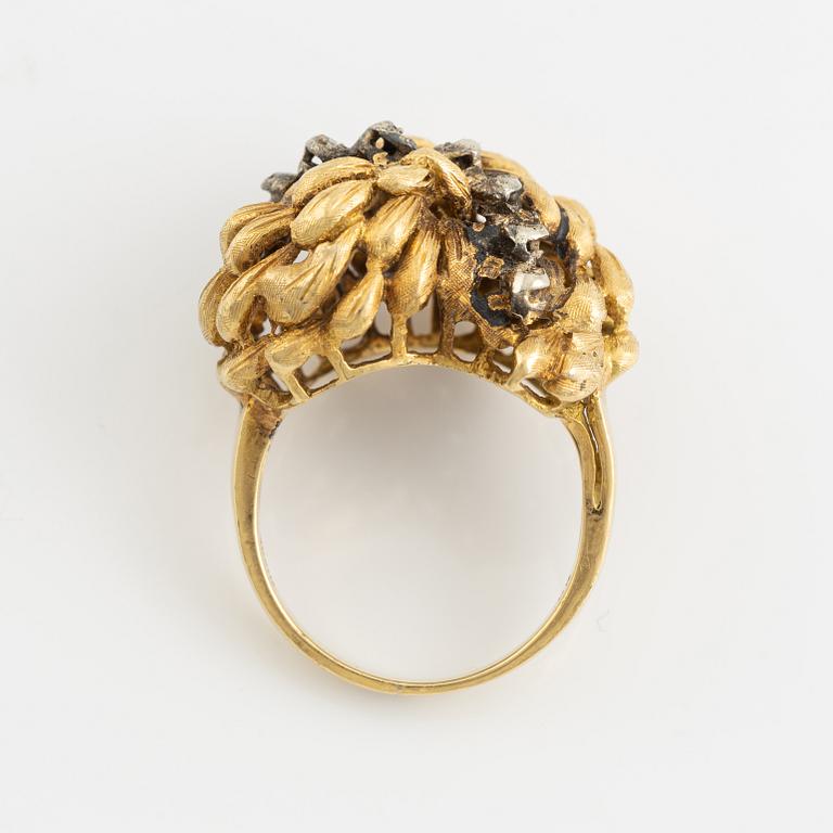 Gold leaf shaped and diamond ring.