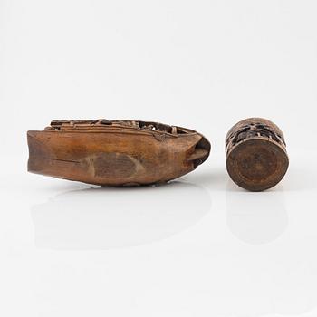 A Chinese carved bamboo brush pot and boat, early 20th Century.