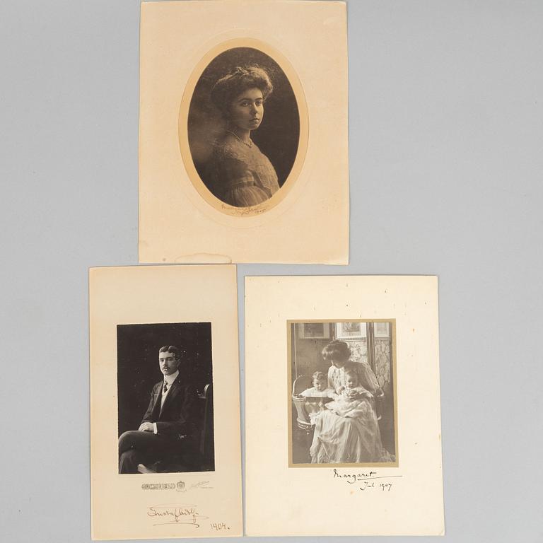 Royal photographs, 2 pieces, as well as a photogravure, personally signed by Prince Gustaf Adolf and Princess Margaret.