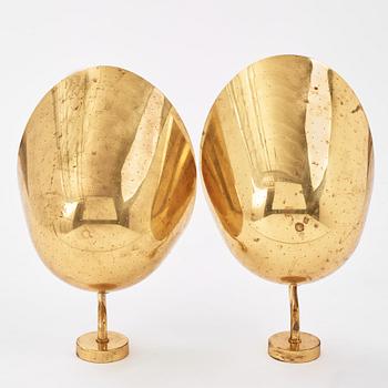 Carl-Axel Acking, a pair of brass wall lamps, model "5019", Bröderna Malmströms metallvarufabrik, Malmö 1940s-50s.