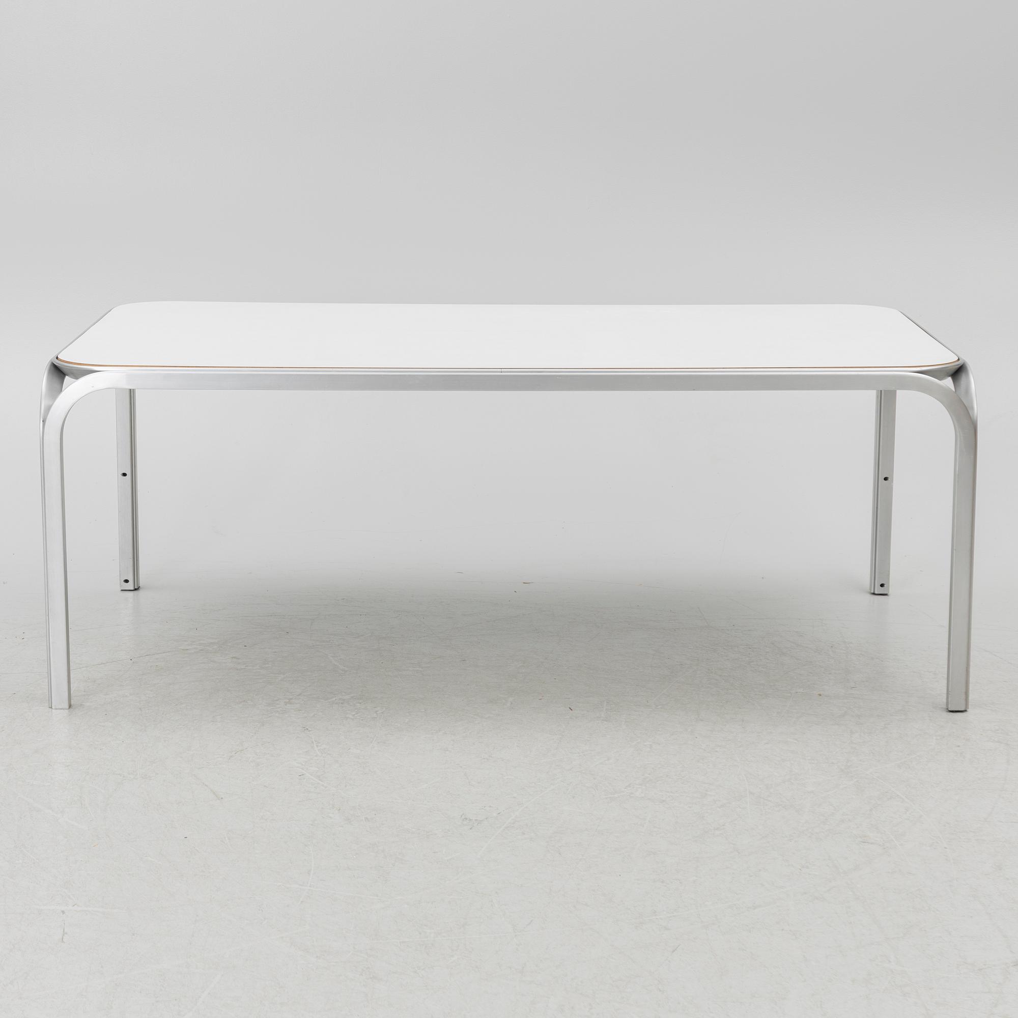 Jørn Utzon, a 'New Angle' dining table, Fritz Hansen, Denmark, 1971.