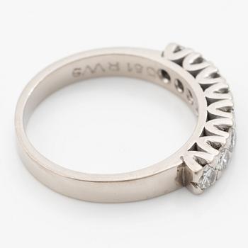 Ring in 18K white gold with brilliant-cut diamonds.