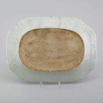 STEKFAT, porslin, Kina, Qianlong 1736-1795.