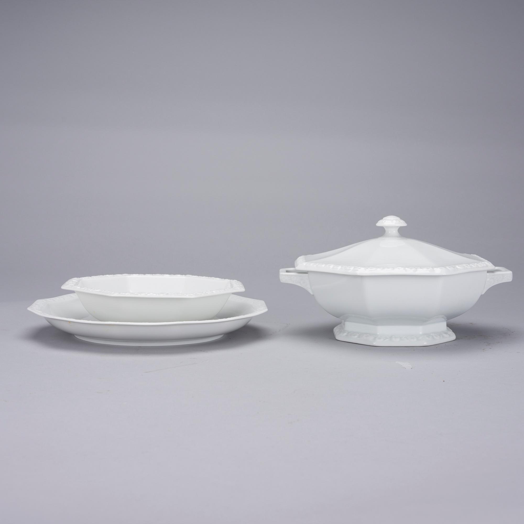 MATSERVIS, porslin, 40 delar, "Classic Rose", Rosenthal, Tyskland.