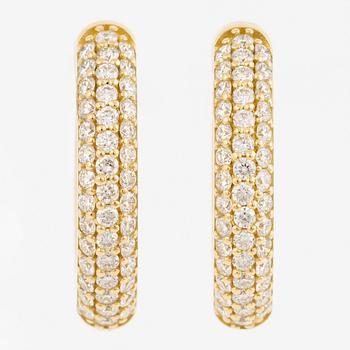 Hoop earrings, 18K gold with brilliant-cut diamonds.