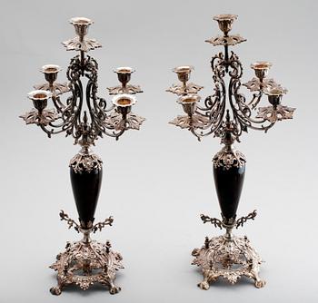 KANDELABRAR, 1 par, nysilver, sent 1800-tal.