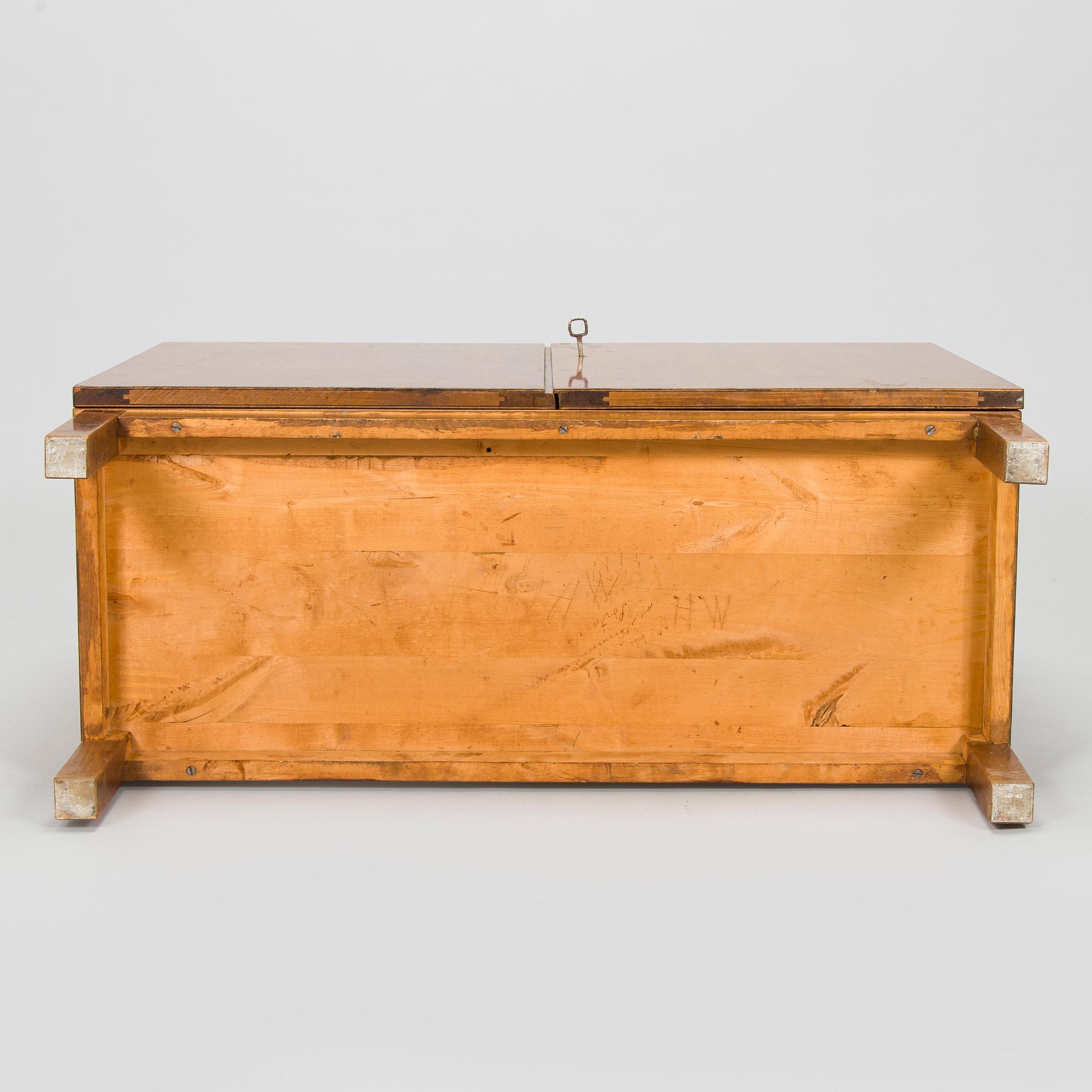 Alvar Aalto, skåp, modell 810 för O.Y Huonekalu- ja Rakennustyötehdas A.B, 1930-tal.