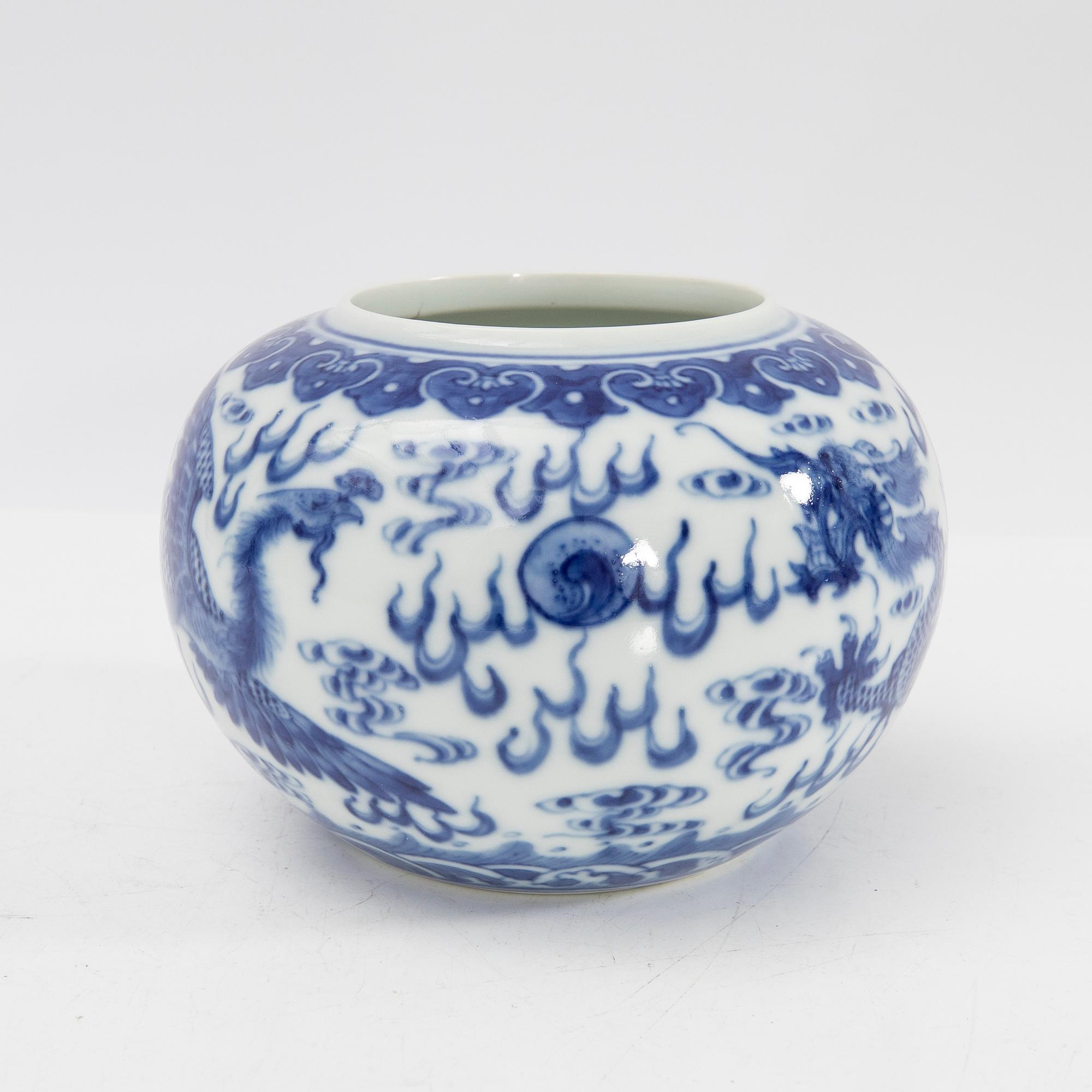 Penselbad, porslin, sen Qingdynasti, Kina, 1900-tal.