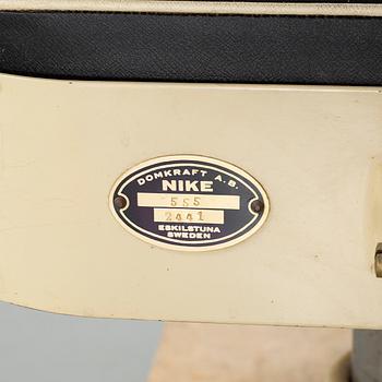 FRISÖRSTOL, Nike, Eskilstuna, omkring 1900-talets mitt.