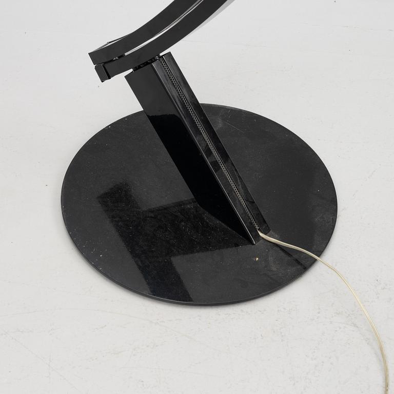 Hansandfranz, a 'Kyudo' floor lamp, Kundalini (KDLN), Italy.