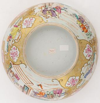 A large famille rose punch bowl, Qing dynasty, Qianlong (1736-95).