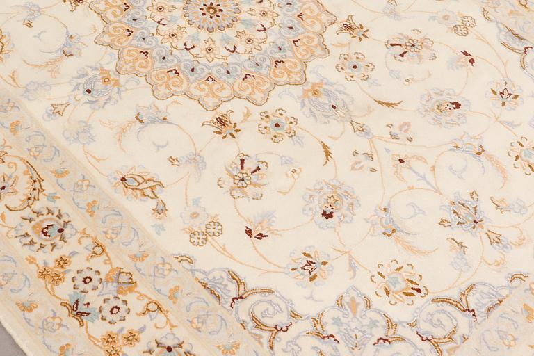 A rug Nain, Part Silk, S.K 9LAA, ca 245 x 160 cm.