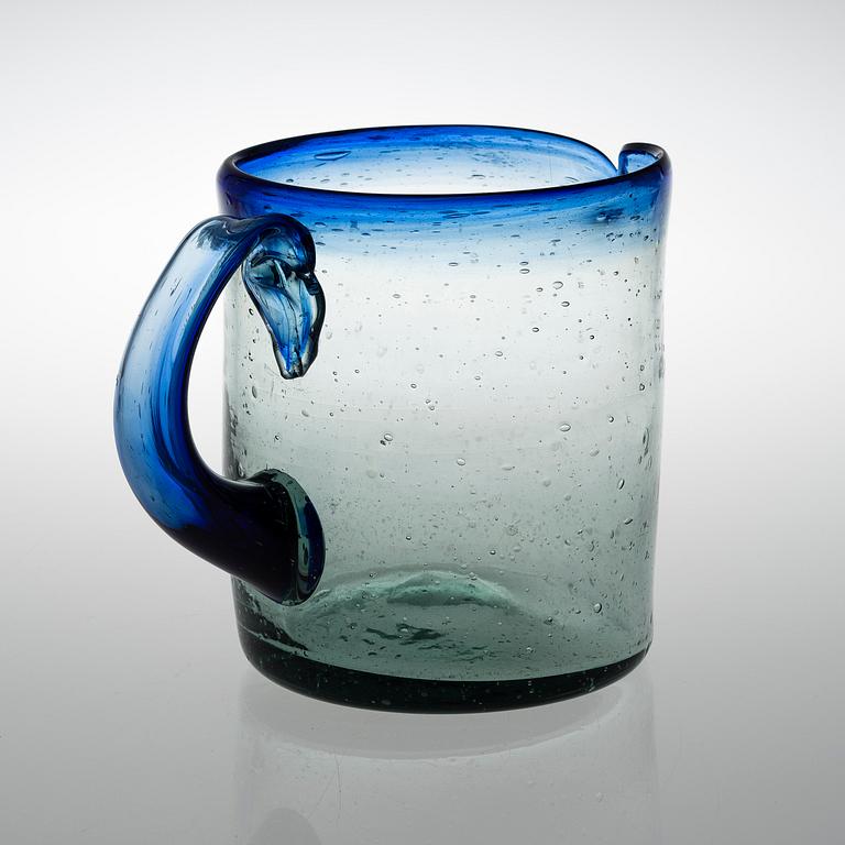 OIVA TOIKKA, A GLASS JUG. Signed Oiva Toikka Nuutajärvi Notsjö, 1970s.