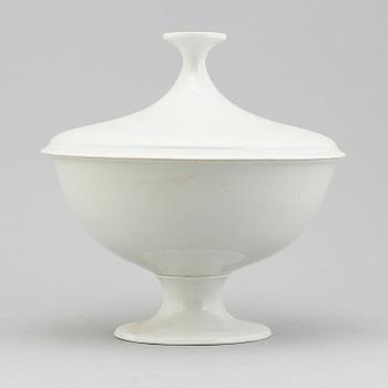 A Berlin tureen with cover, 19th century.