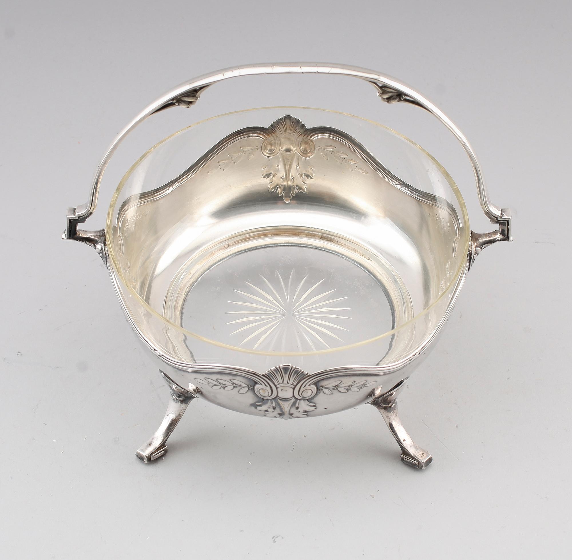 SKÅL, glas och nysilver, 1900-talets första hälft.