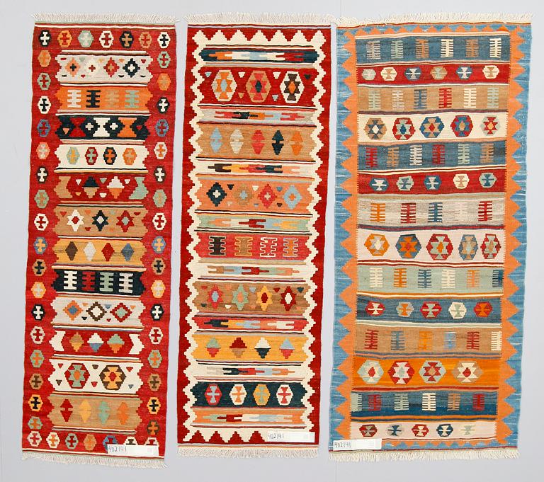 MATTOR, 3 st, Kelim. 200 x 90 cm. 200 x 65 cm. 205 x 65 cm.