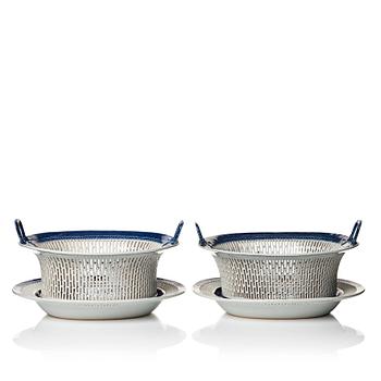 A pair of blue and white baskets, Qing dynasty, Jiaqing (1796-1820).