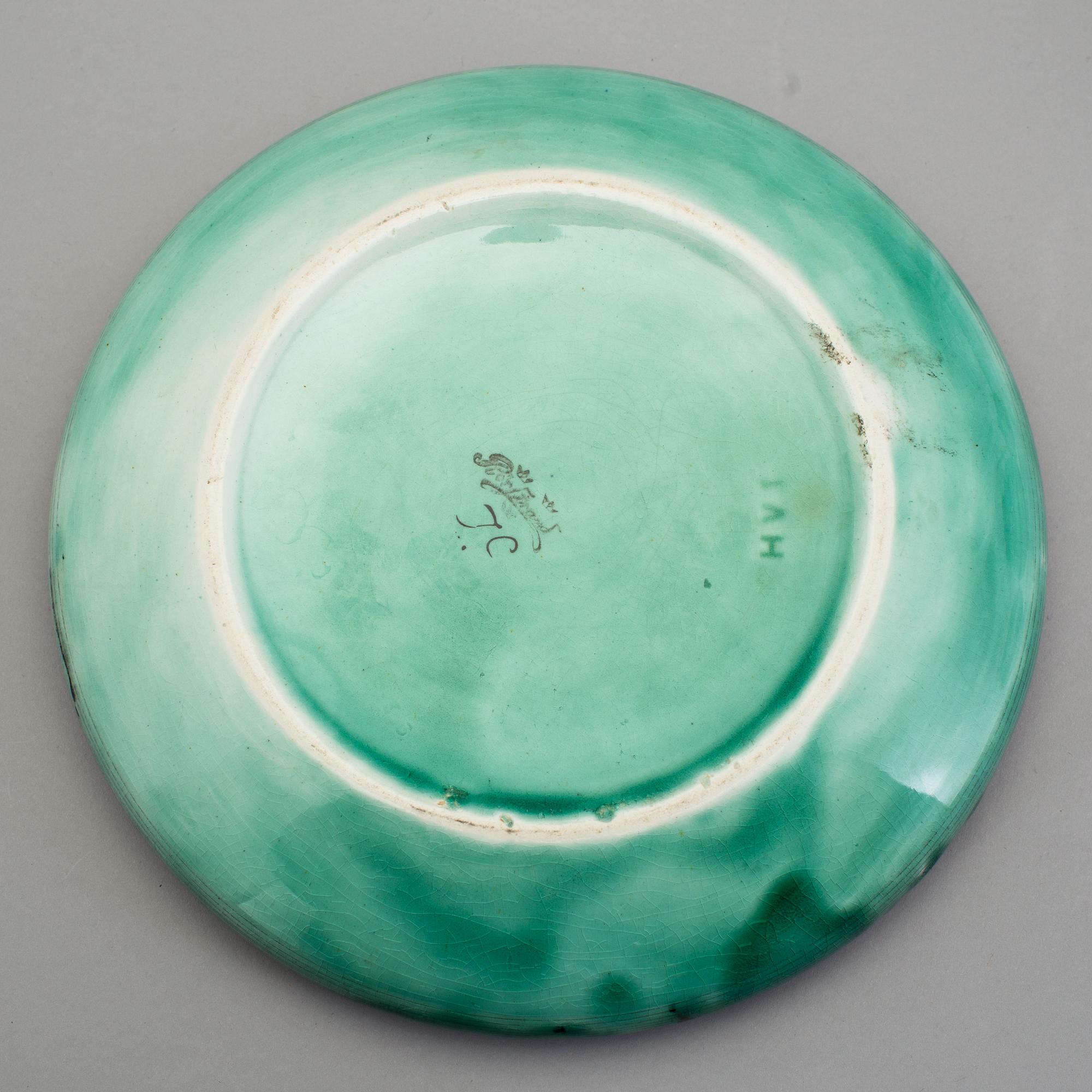 ILSE CLAESSON, "Serie V", skålar 2 st, assietter 7 st, och vas, flintgods. Rörstrand 1930-tal.