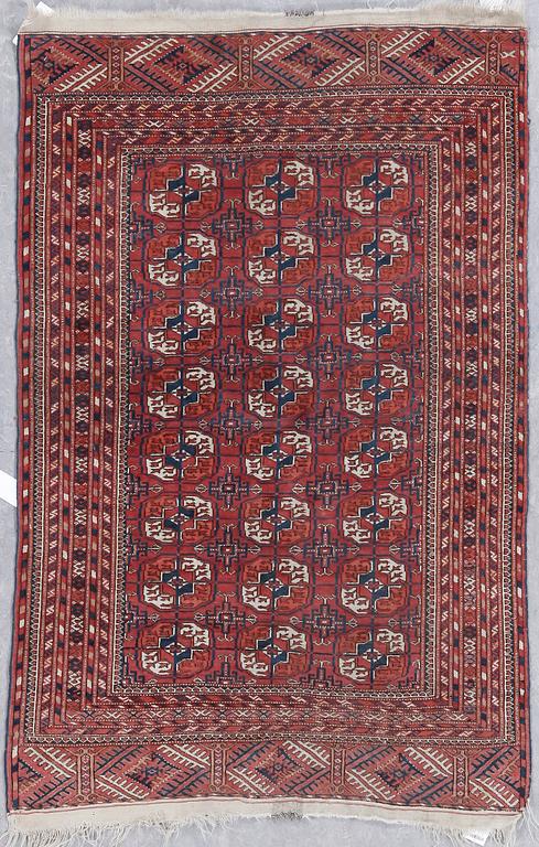 MATTA, semiantik Tekke. Ca 148,5 x 98 cm.