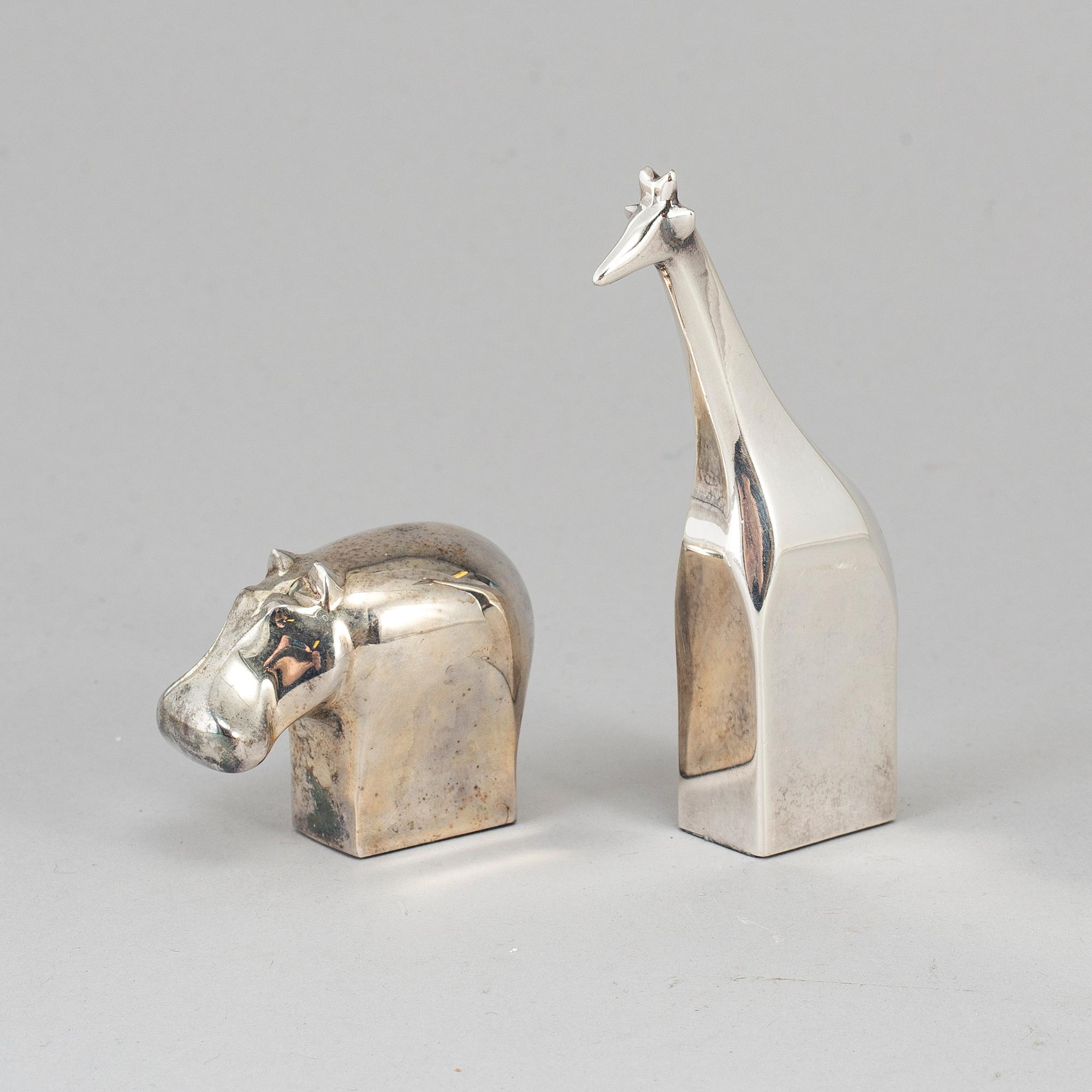 FIGURINER, 2 st, bl a Gunnar Cyrén, försilvrad zink, Dansk Designs, Japan.