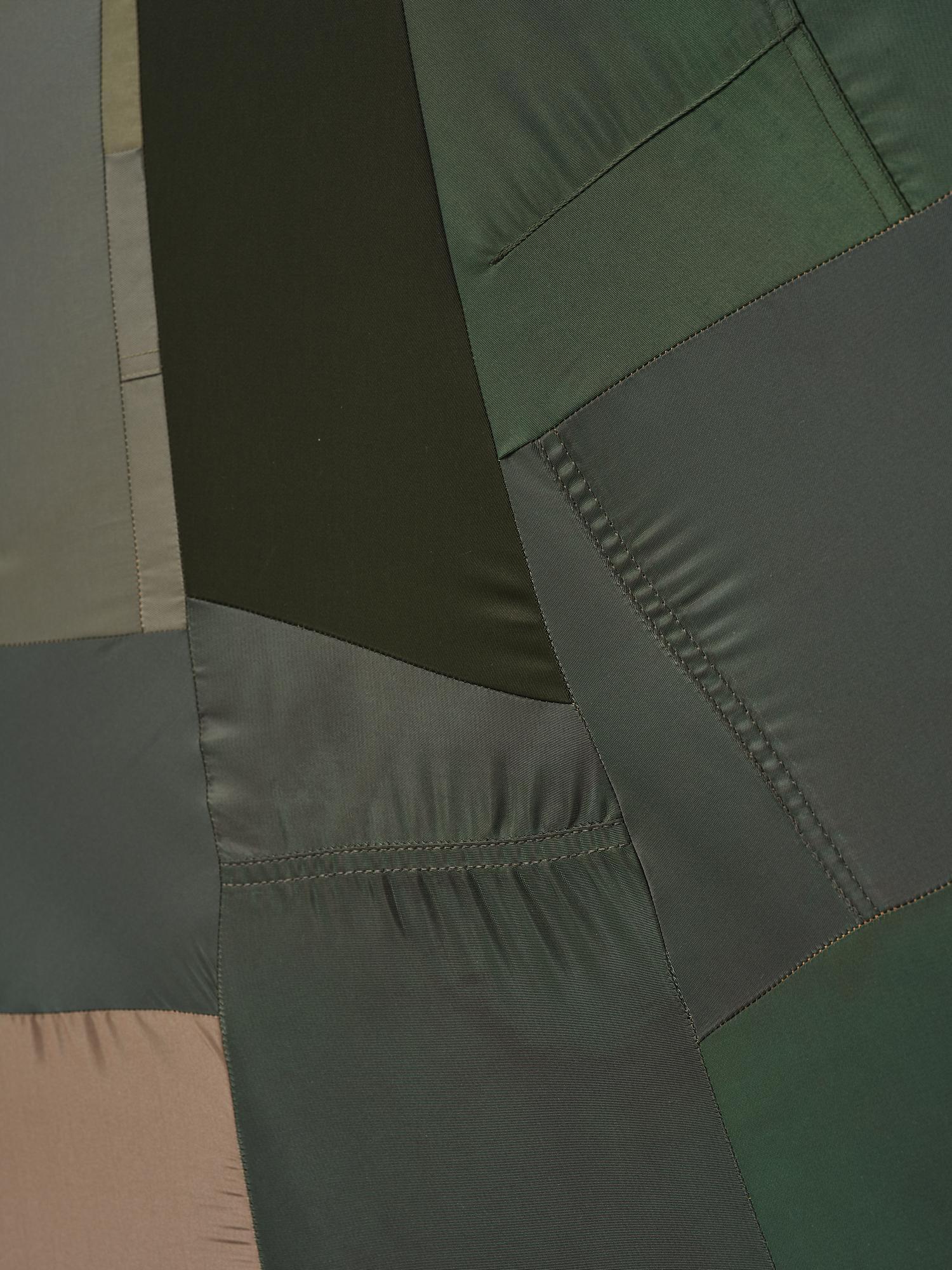 Simon Mullan, "Neo".