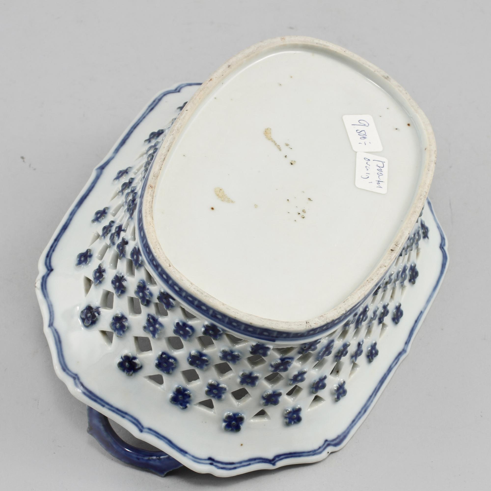 GALLERSKÅL, porslin, Kina, 1800-talets första del.