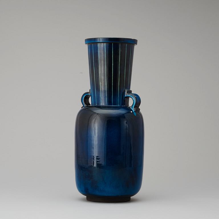 A Wilhelm Kåge 'Farsta' stoneware vase, Gustavsberg 1939.
