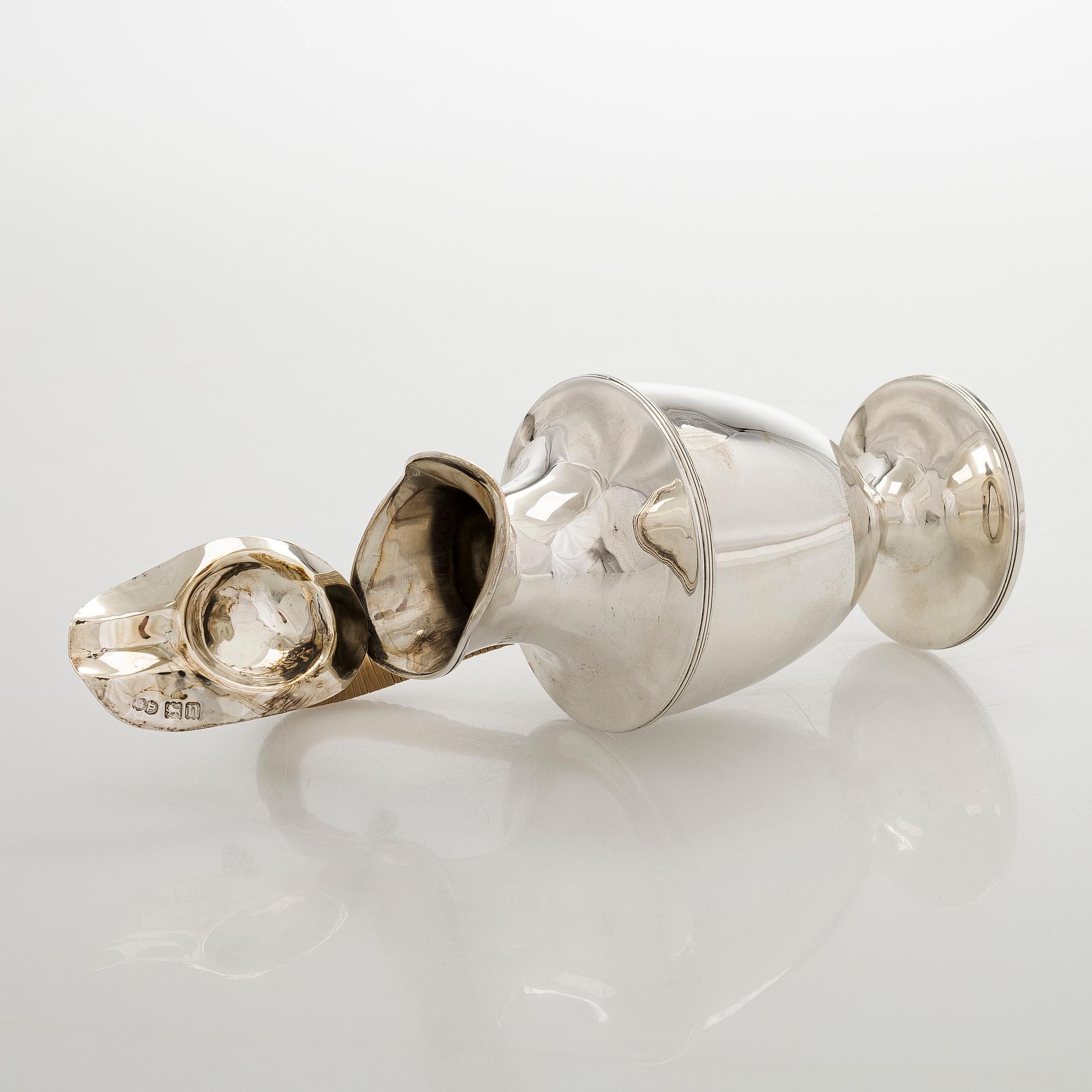 Kannu, sterlinghopeaa, Lontoo 1928.