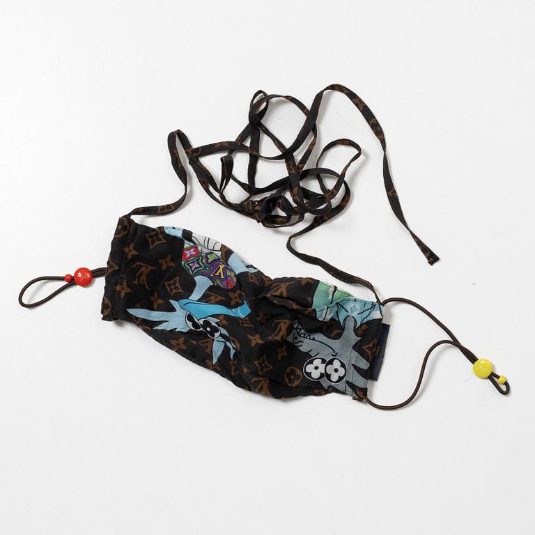 Louis Vuitton, face masks 3 pcs, with accessories and scarf.