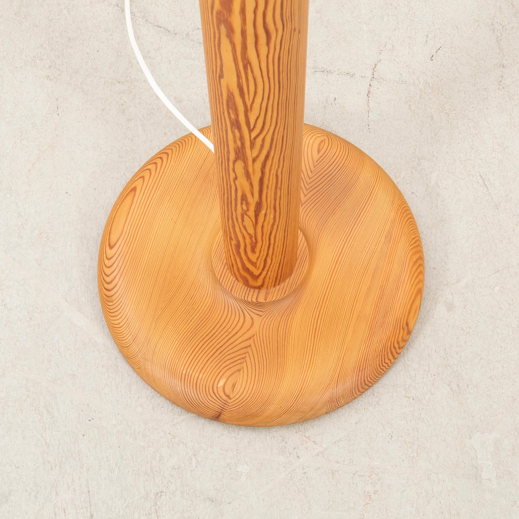 Uno & Östen Kristiansson, floor lamp, Luxus, 1970s.